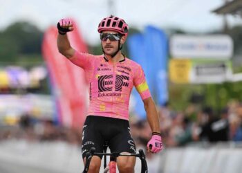 Alberto Bettiol remporte la 2e étape et prend le maillot jaune des Boucles de la Mayenne
