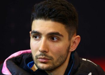 Esteban Ocon taquine sa future décision alors que la star de la F1 brise le silence alpin