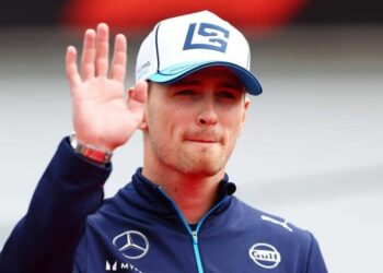 La star de la F1 a déclaré que sa carrière était terminée après « beaucoup d’erreurs stupides »