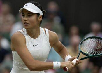 Emma Raducanu partage son étrange routine de récupération après une blessure impliquant des seaux de riz