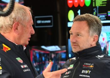 Helmut Marko réserve un vol pour Londres pour les discussions sur la confrontation avec Christian Horner au siège de Red Bull