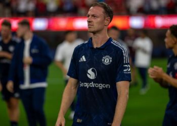Jonny Evans s'exprime sur les suppressions d'emplois à Manchester United alors que sa femme et sa famille travaillent au club | Football | Sport