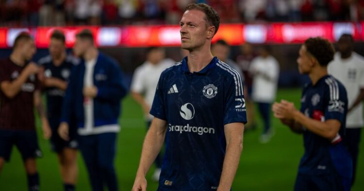 Jonny Evans s'exprime sur les suppressions d'emplois à Manchester United alors que sa femme et sa famille travaillent au club | Football | Sport