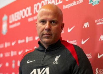 Le patron de Liverpool, Arne Slot, a dit quel défenseur il devait signer alors que l'ex-star donne des messages mitigés |  Football |  sport