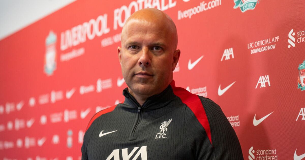 Le patron de Liverpool, Arne Slot, a dit quel défenseur il devait signer alors que l'ex-star donne des messages mitigés | Football | sport