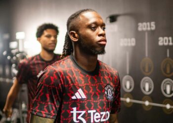Manchester United entame des négociations pour un « accord d'échange » entre Aaron Wan et Bissaka après que West Ham ait volé sa principale cible | Football | Sport