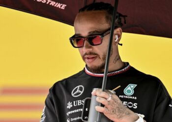Le remplaçant attendu de Lewis Hamilton chez Mercedes répond aux critiques