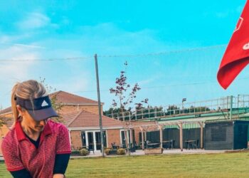 Une femme a commencé le golf avec son mari, mais c’est devenu sa « thérapie » après sa séparation