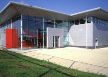 La star de l'académie de Manchester United, Louie Bradbury, marque un triplé en 22 minutes pour le Pays de Galles - Man United News And Transfer News