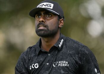 La star du Tour Championship s’exprime après s’être moqué de lui-même et avoir obtenu une pénalité de deux coups