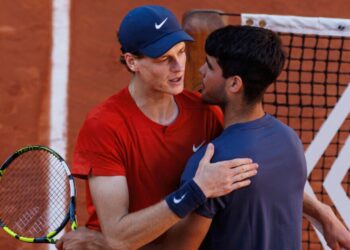 Jannik Sinner répond aux plaintes de Carlos Alcaraz