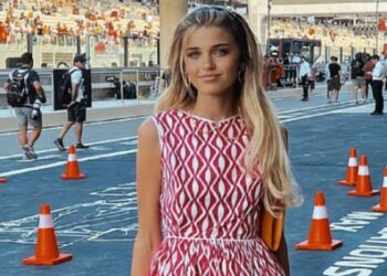 Rumeurs de triangle amoureux F1 alors que la star glamour de TikTok « se sépare de son petit ami »