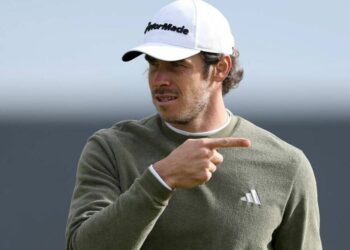 La partie de golf de Gareth Bale prend une tournure surprenante alors que le spectateur reste perplexe