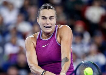 Aryna Sabalenka donne des conseils à Coco Gauff après s’être effondrée lors de la défaite de l’Open de Wuhan