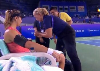 Paula Badosa abandonne à nouveau prématurément après avoir perdu le premier set contre Daria Kasatkina