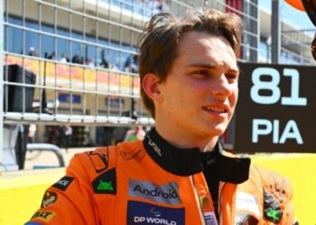 Oscar Piastri à Red Bull prend une tournure alors que Helmut Marko révèle les conversations du manager