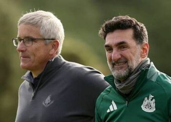 La fusion de LIV Golf avec le PGA Tour est envisagée alors que le chef fait une comparaison intrigante avec le cricket