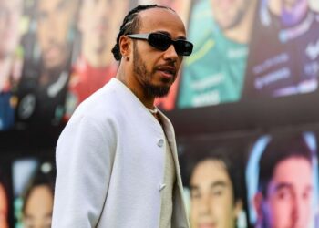 Lewis Hamilton fulmine « Je m’en fiche » avec le commentaire de George Russell après la catastrophe au Brésil