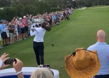 Caitlin Clark anéantit presque un fan avec un tir dangereux lors d’un événement Pro-Am