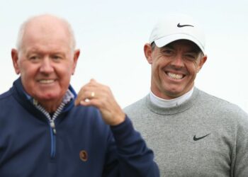 Rory McIlroy dit clairement les adhésions à des clubs de golf, dont celle qu’il paie pour son père