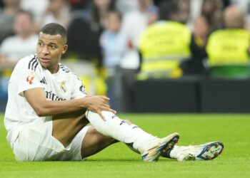 Les joueurs du Real Madrid "ne voulaient pas" que Mbappé signe alors que la star se débat | Football | Sport
