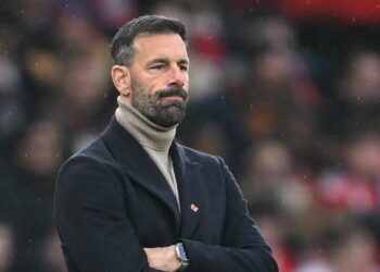 Rio Ferdinand remet en question la décision de Ruben Amorim de remplacer Ruud van Nistelrooy - Man United News And Transfer News