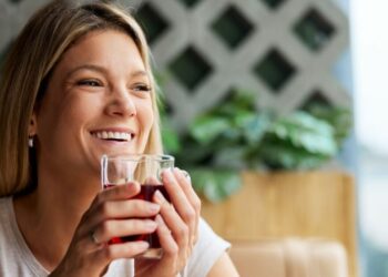 Un simple échange de boissons quotidiennes pourrait réduire les niveaux de « mauvais » cholestérol
