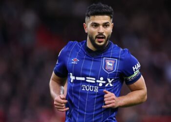 Explication de la raison pour laquelle Sam Morsy d'Ipswich a refusé de porter le brassard LGBT+ Rainbow | Football | Sport
