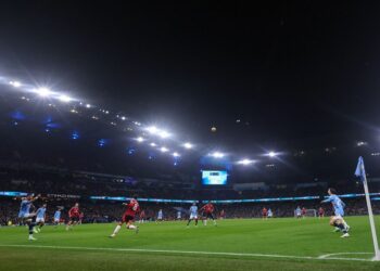 Un fan de Man City décède lors d’un match de Man Utd après une urgence médicale alors que le club est en panne | Football | Sport
