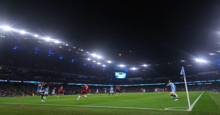 Un fan de Man City décède lors d’un match de Man Utd après une urgence médicale alors que le club est en panne | Football | Sport