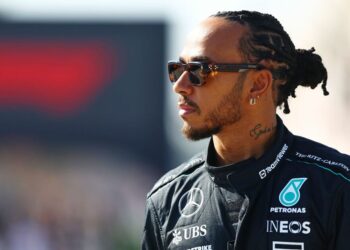 Ferrari a déclaré avoir pris une décision « absolument suicidaire » en signant Lewis Hamilton | F1 | Sport