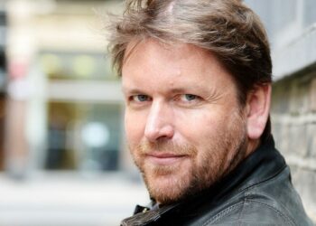 James Martin dévoile un surprenant régime à deux ingrédients qui lui a fait perdre 3 pierres