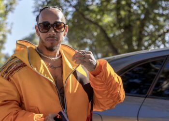 Lewis Hamilton fait face à un ultimatum très gênant de Ferrari alors que le champion de F1 propose des conseils de retraite | F1 | Sport