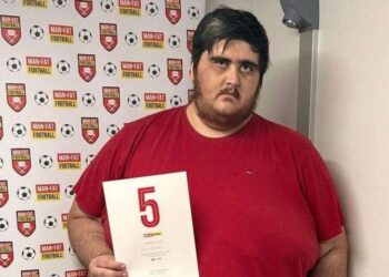 Un homme âgé de 44 ans et confiné à la maison, faisant 1 million de pas pour améliorer sa santé