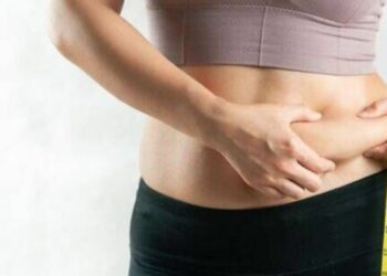 Les femmes sont invitées à réduire leur consommation de boissons « toxiques » pendant la ménopause pour perdre du poids