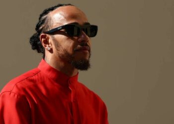 Lewis Hamilton a subi un accident de test de la F1 et a quitté la voiture inébranlable avant les débuts | F1 | Sport