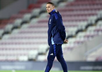 Phil Jones échange des sports en tant qu’ex-Man UTD Star prévoit de représenter l’Angleterre | Football | Sport