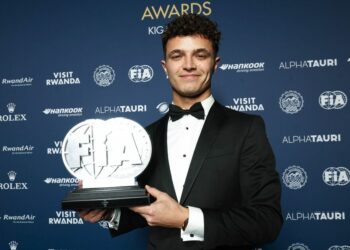 Mercedes Signe Champion du monde après que New British Wonderkid ait égalé Lando Norris | F1 | Sport