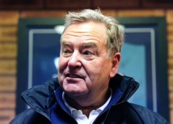 Jeff Stelling en ligne de mire