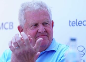 L’ancienne star de la Ligue Premier frappe son trou en un après avoir fait un pourboire pour PGA Tour | Golf | Sport