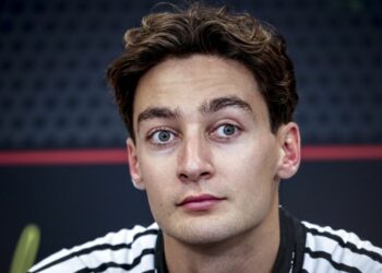 George Russell pèse dans le délai de contrat Mercedes après avoir tourné vers le bas de l’offre de Toto Wolff | F1 | Sport