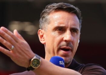 Liverpool a remis en garde contre deux nouvelles signatures de Gary Neville comme préoccupations soulevées | Football | Sport