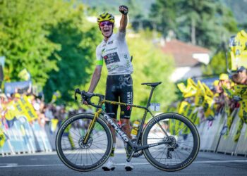 Cian Uijtdebroeks s’adjuge la dernière étape et le classement général