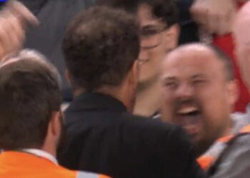 Le ventilateur de Liverpool 'dans Angry Simeone Row' rompt le silence avec l'accusation | Football | Sport