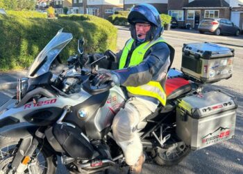 «J'ai parcouru 2 250 miles sur une moto pour regarder mon équipe de football bien-aimée jouer» | Nouvelles de voyage | Voyage