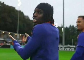 L'as de Liverpool, Frimpong, qualifie la star de Tottenham de « mauvais perdant » sur le terrain d'entraînement | Football | Sport