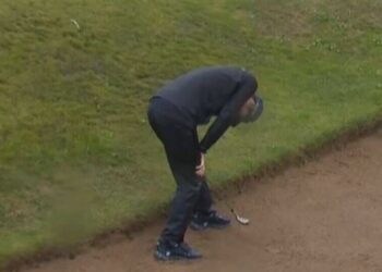 Andy Murray a laissé une catastrophe après le cours au visage rouge alors que la foule éclate | Golf | Sport