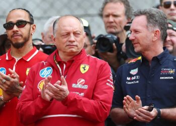 Mauvaise première rencontre de Lewis Hamilton avec Christian Horner alors que les « pourparlers Ferrari » émergent | F1 | Sport