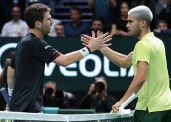Tennis EN DIRECT : Alcaraz s’exprime après que l’entraîneur ait craché alors que le Paris Masters subit un coup dur | Tennis | Sport