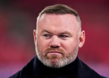 Rooney a donné un coup de poing au boxeur après lui avoir dit qu'il pouvait « l'avoir » | Football | Sport